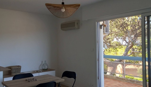 Charming studio for 2 to 3 people, 5-minute walk from the beach.