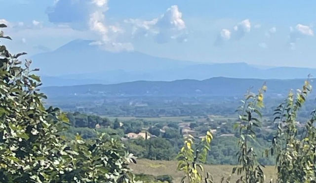 Charming renovated house located in a peaceful hamlet, ideal for 4 people.