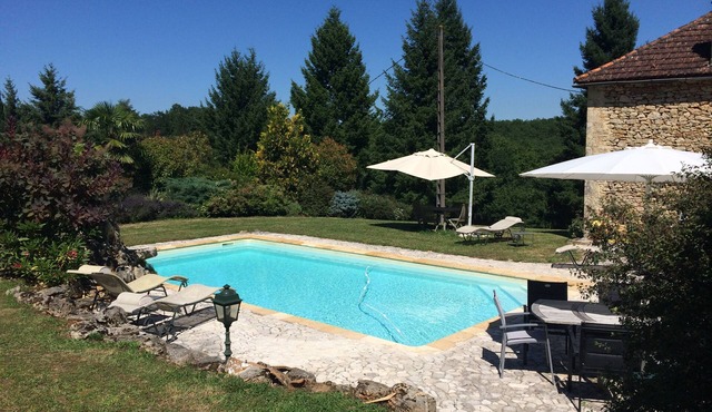 Charming house at one with nature- Swimming pool- Near GOLF and TOURIST SITES