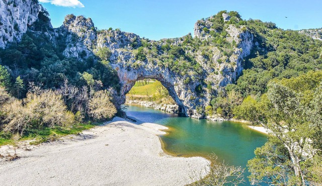 Charming cottage in the middle of nature.