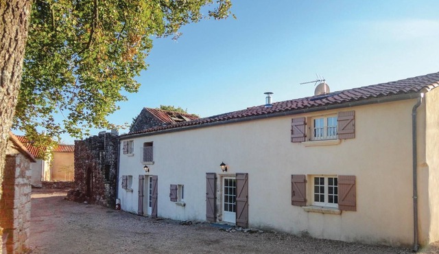 Charming cottage 30 km from Clermont-l.
