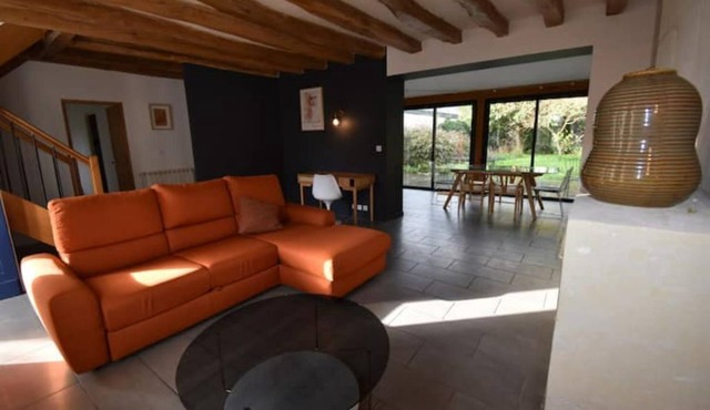 Charming farmhouse with garden close to Tours.