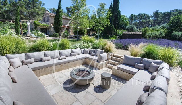 Charming Houses 1631