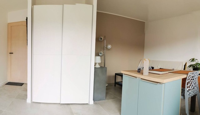 Charming contemporary gîte on one level, very bright, 6 km from Royan beaches.