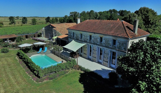Charming cottage on the estuary of the Gironde