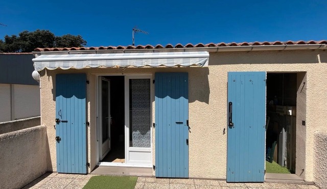 Charming Studio in Saint Trojan with Private Terrace and Wi-Fi