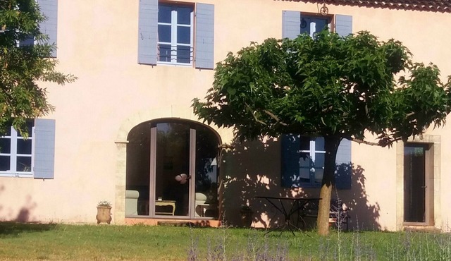 Charming Provencal house 230m2, large swimming pool 11x5 and garden 1800m2