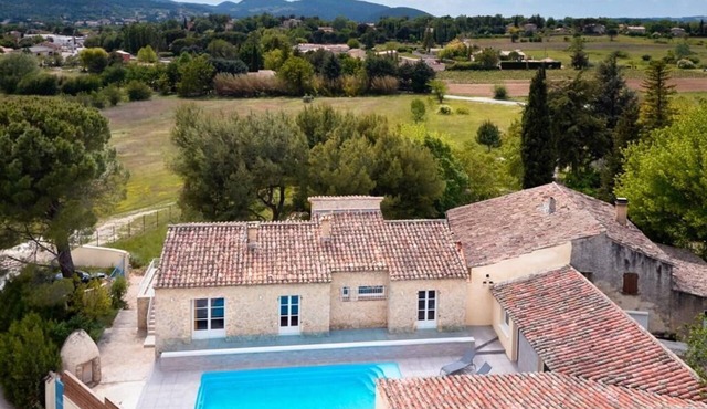 Charming luxury villa nestled on the Vaucluse-Drome border