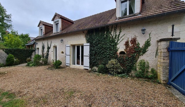 Charming Home near Loire Castles - Spacious, All-Inclusive, WiFi, Parking, Garden, Sleeps 8