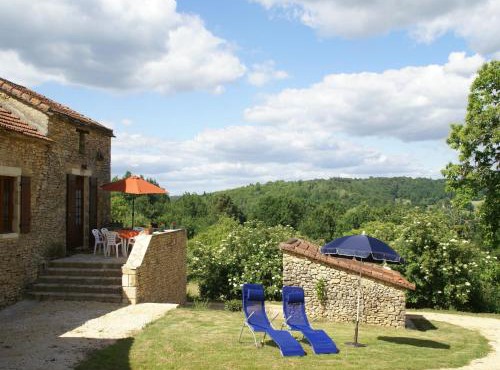 Charming Family Retreat in Loubejac