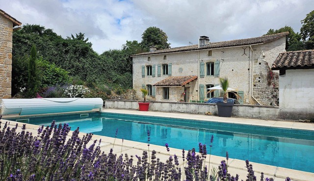 Charming French stone house with pool - Sleeps 10