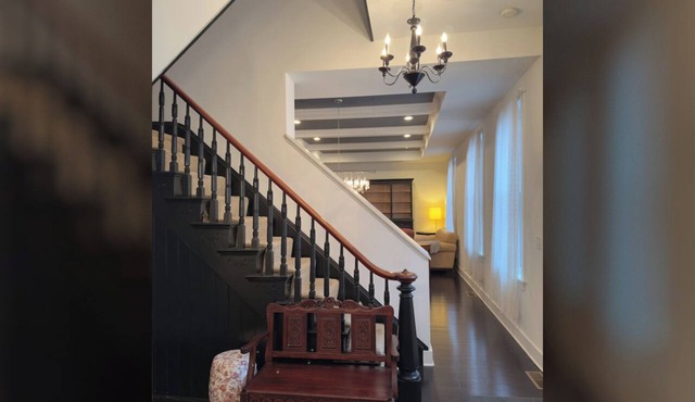 Charming Full-House Conveniently-Located