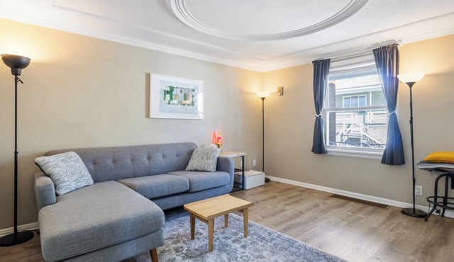 Charming fully-furnished 2 bedroom home