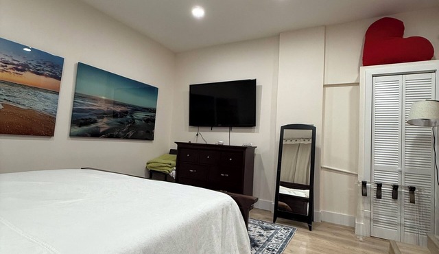 Charming fully furnished studio in Miami’s awesome Little River