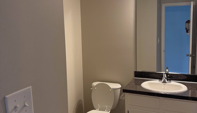Charming fully furnished 3-bedroom townhome in Greenville