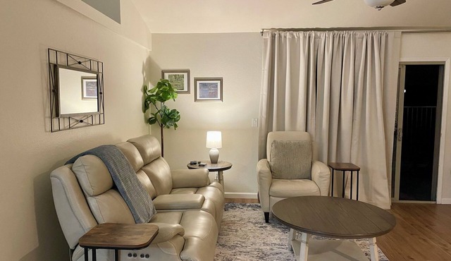 Charming fully remodeled home with fenced pool in beautiful Peoria