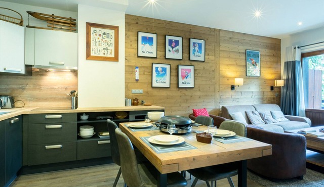 Charming, Fully Renovated Apartment with High-Quality Amenities, Ideal Location in Val-d'Isère