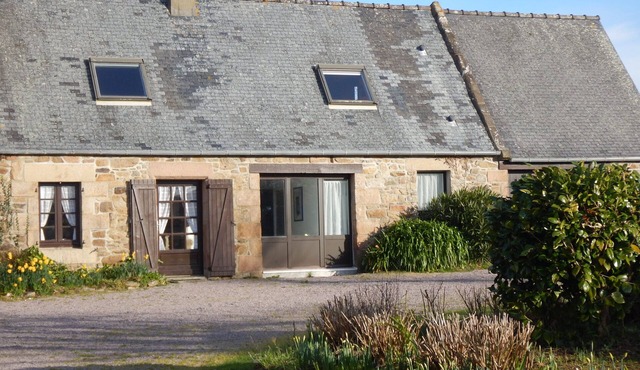 Charming, fully renovated gîte 10 minutes' walk from the beach