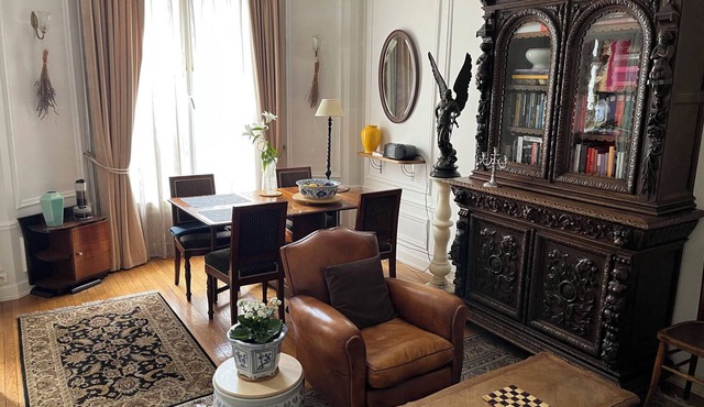 CHARMING FURNISHED 1-BEDRM APARTMENT IN CONVENIENT VILLAGE-Y AREA.