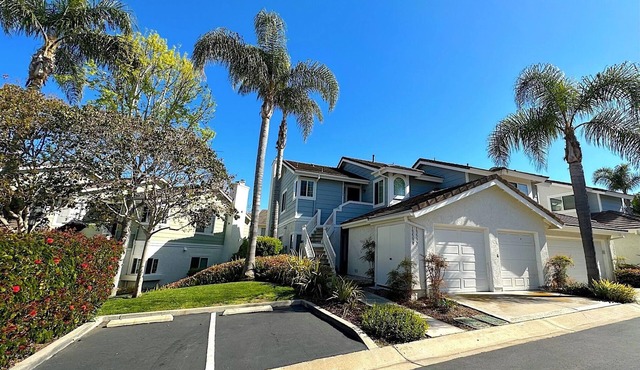 Charming Furnished 2BD/2BA w/Pool &Spa! Available May 12, 2026 to June 12, 2026!