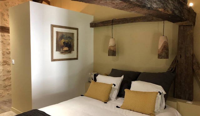 Charming furnished gite Loupiac with swimming pool near Bordeaux