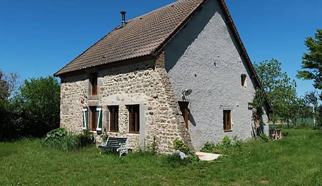 Charming gîte with view near swimming lake