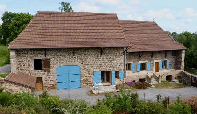 Charming gîte - 15 people - Renovated farm - Burgundy