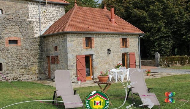 Charming gîte 4 épis Peyrat La Nonière on estate with castle and pond