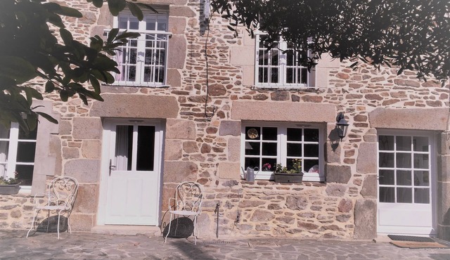 Charming gîte in a hamlet near the Rance, between Dinard, Dinan and St Malo