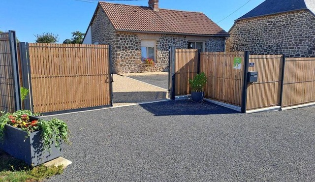 Charming granite house with enclosed garden, all inclusive, near Domfront