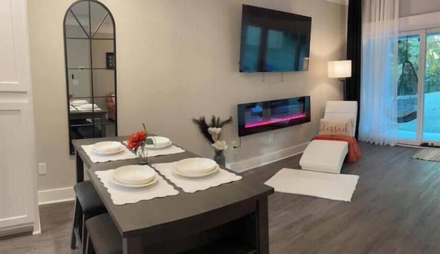 Charming Gainesville Townhome 2