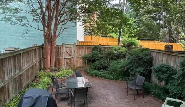 Charming Garden Ensuite in delightful Richmond with WiFi