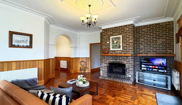 Charming Garfield Farm Stay 4BR Holiday Villa