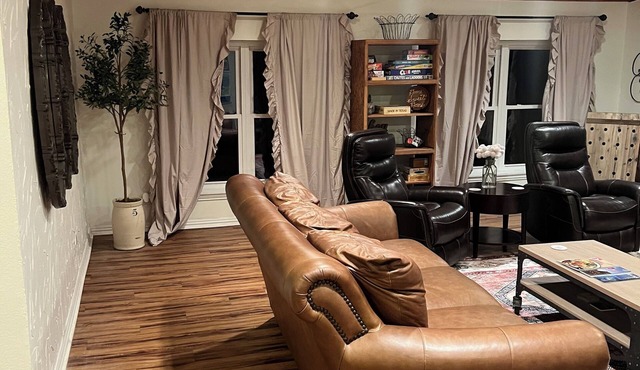 Charming gated 2BR2bath Guest House in Heath, kid &pet friendly +long term stays