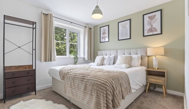 Charming House in Leamington Spa with Free Parking