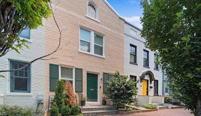 Charming Georgetown Townhouse