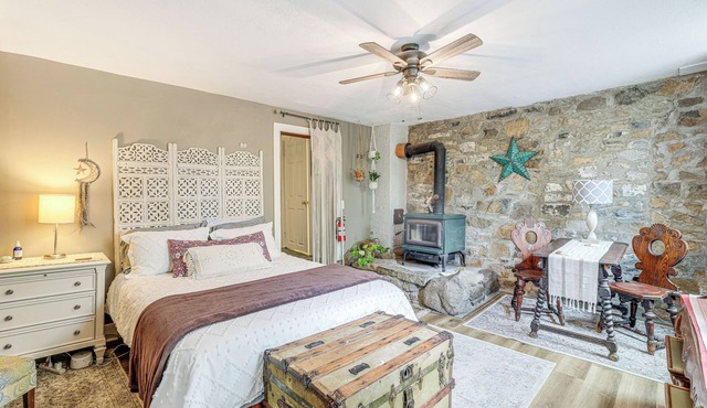 Charming Getaway < 1 Mi to Downtown Lambertville!