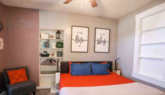 Charming Getaway | Dog Friendly | King Bed