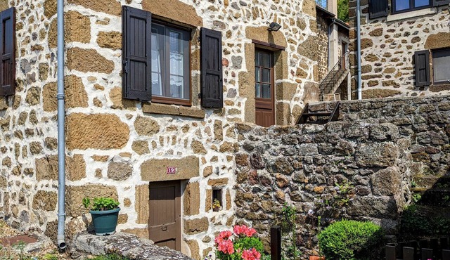 Charming Getaway in Polignac - Explore Historic Village & UNESCO Sites