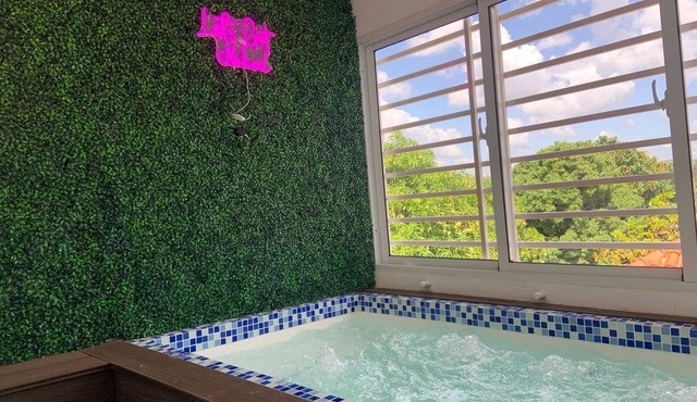 Charming Getaway in the Heart of Baní – Private Jacuzzi Included!