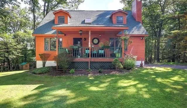 Charming Getaway | Minutes from Lake Wallenpaupack