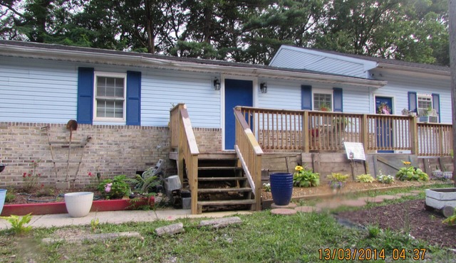 Charming getaway, sleeps 9, easy access, 8 miles to battlefields, pet friendly.