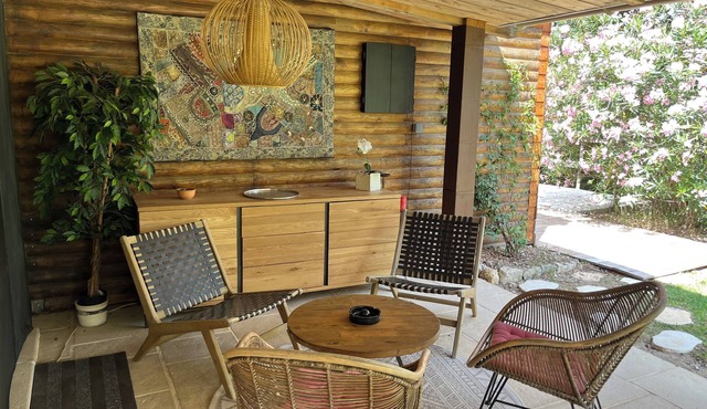 Charming gîte for 4 people, in a quiet location, with swimming pool and jacuzzi