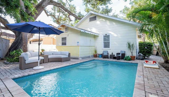 Charming Gillespie Park Bungalow with Pool in Downtown Sarasota