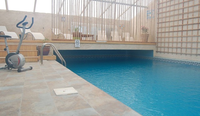 CHARMING GITE at the gates of the Marais Poitevin and Niort with private pool