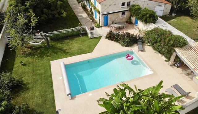 Charming gîte (8/10pers) in the Marais Poitevin Vendée with heated swimming pool