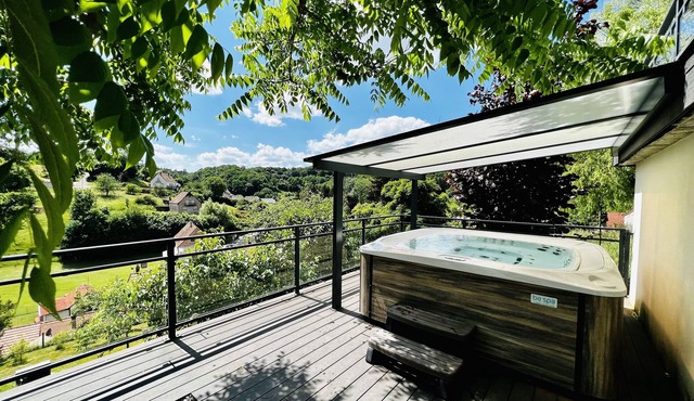 Charming gîte between sky and nature: sleeps 10 (contact us if more).