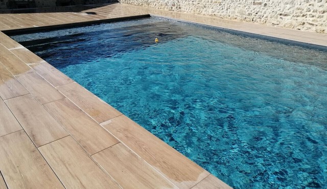 Charming gite de Caractère in Charroux Les Calades