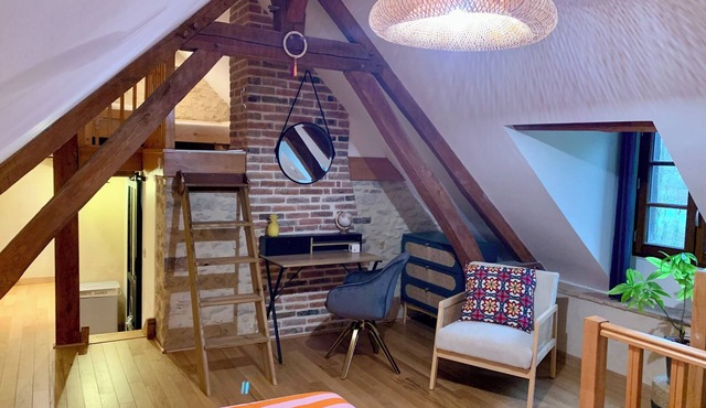 Charming gîte in the heart of a water mill. 40 minutes from Le Mans and 15 minutes from Le Perche