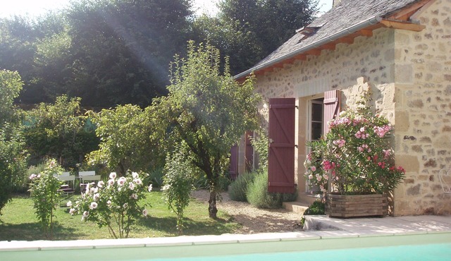 Charming gite in a small village with swimming pool